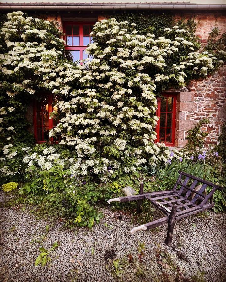 Hotel Domaine Du Tertre Ychot Dol-de-Bretagne Esterno foto